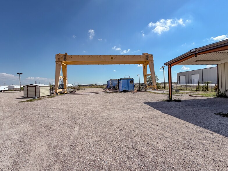 More Photos Of 1302 Cathead Rd, Corpus Christi Light Distribution For Sale