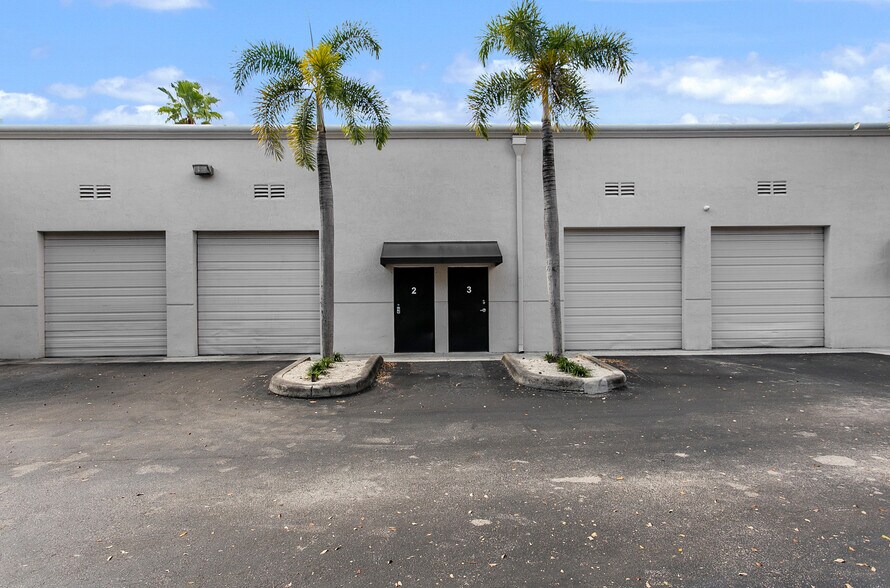 More Photos Of 1011 NW 51st St, Fort Lauderdale Unknown For Lease