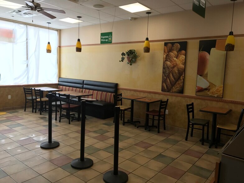 More Photos Of 4619 Federated Rd, Swan Hills Restaurant For Lease