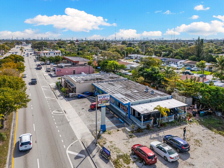 More Photos Of 6246-6252 Pembroke Rd, Miramar Storefront For Sale