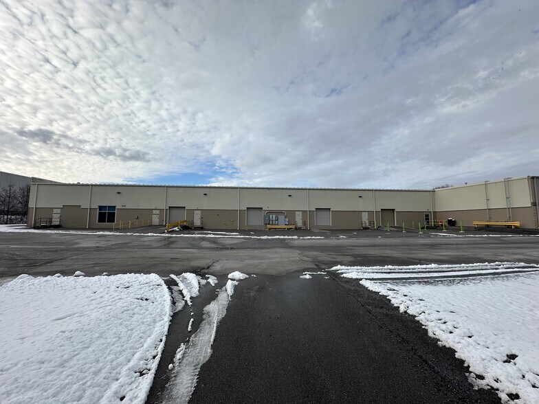 More Photos Of 1100 Campus Dr, Stow Unknown For Lease