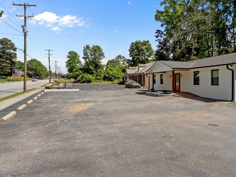 More Photos Of 421 Statesville Blvd, Salisbury Loft Creative Space For Lease