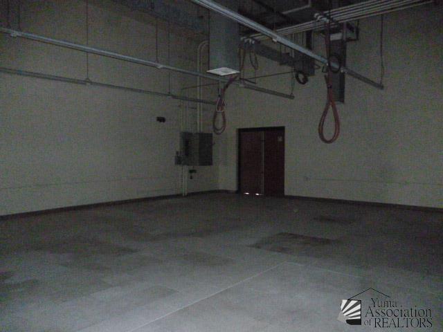 More Photos Of 642 E 39th Pl, Yuma Flex For Sale