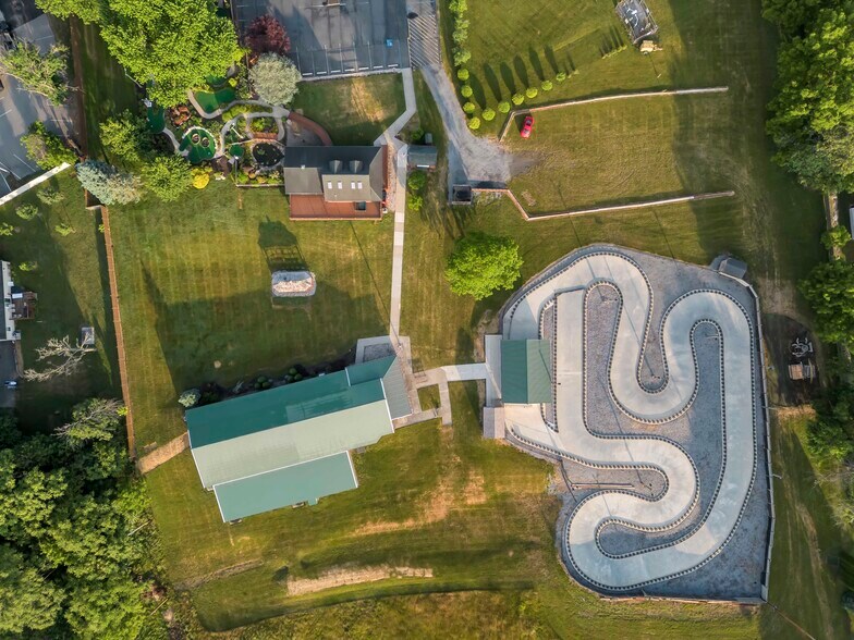 More Photos Of 3521 Sullivan Trl, Easton General Retail For Sale