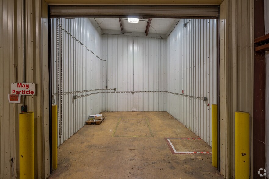 More Photos Of 1391 County Road 429, Pleasanton Warehouse For Sale