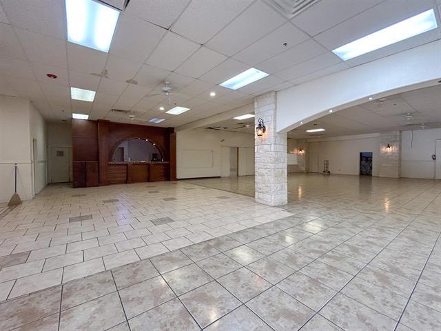 More Photos Of 819 Los Presidentes Ave, Laredo Storefront Retail Office For Sale