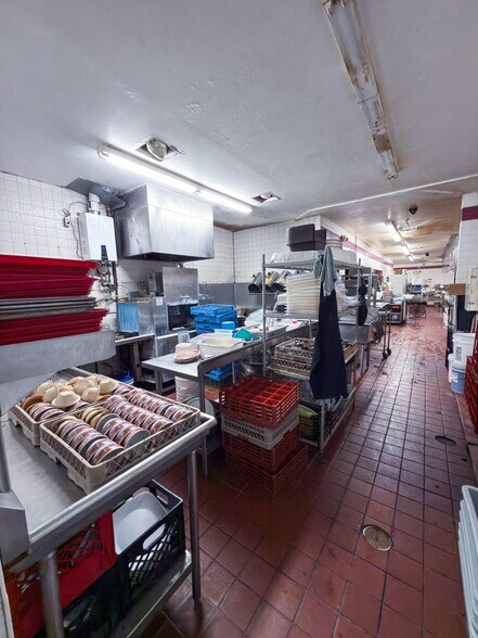 More Photos Of 840 E US Highway 60, Monett General Retail For Sale