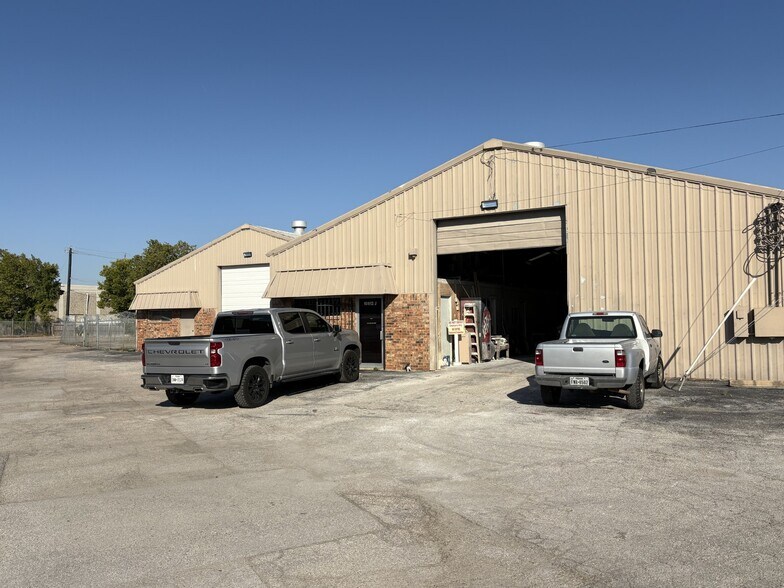 More Photos Of 10612 Hempstead Rd, Houston Unknown For Lease