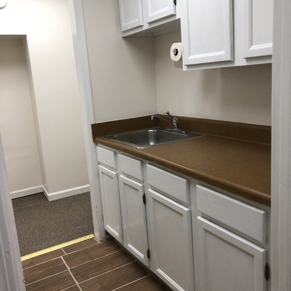 More Photos Of 2175 Highpoint Rd, Snellville Coworking Space