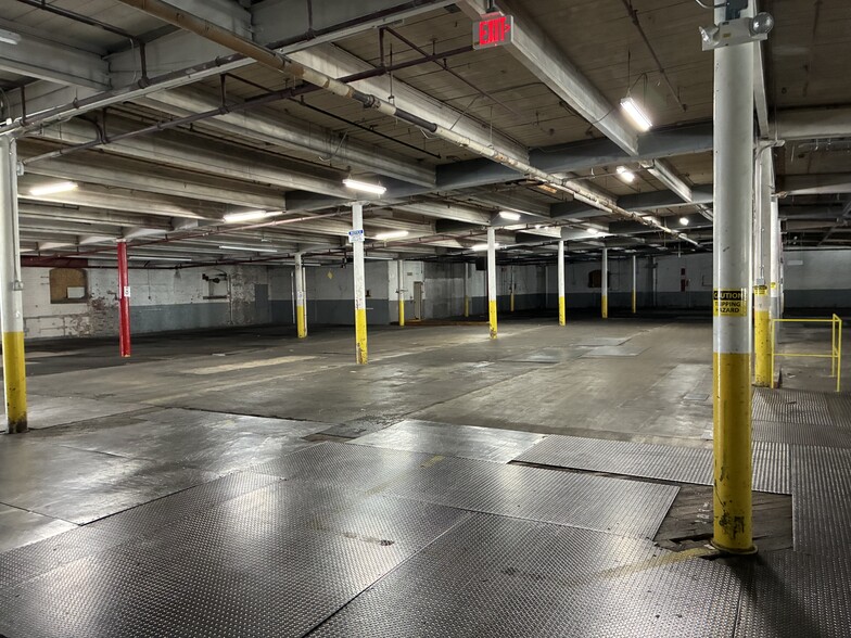 More Photos Of 2341 Providence Rd, Northbridge Warehouse For Lease