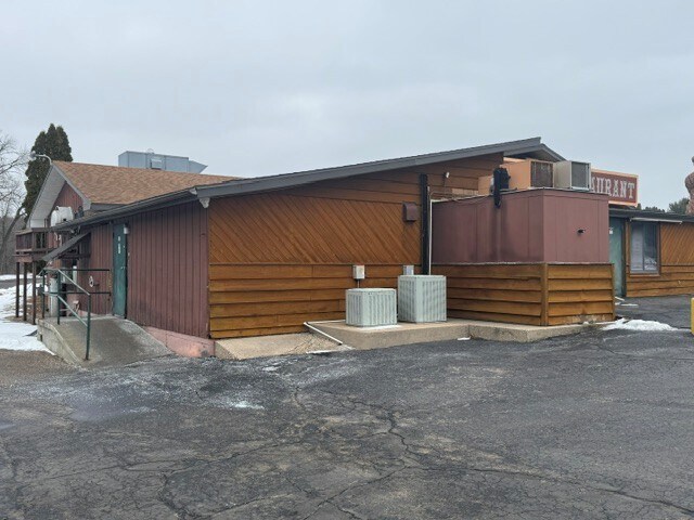More Photos Of 244 N Pioneer Park Rd, Westfield General Retail For Lease
