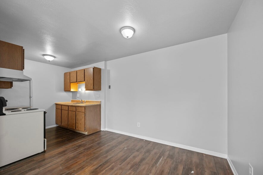 More Photos Of 3204 Mozart Ave, Cincinnati Apartments For Sale