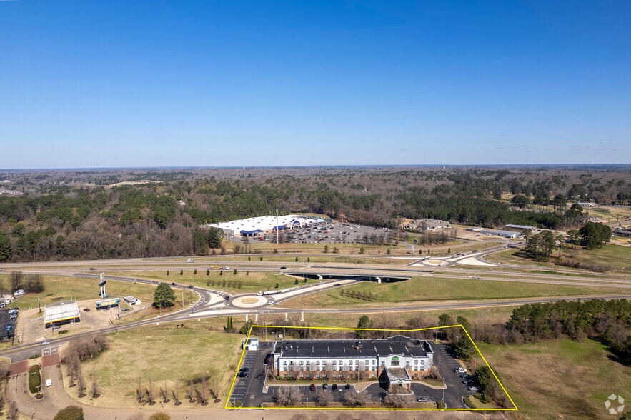 More Photos Of 129 Brickerton St, Columbus Hotel For Sale