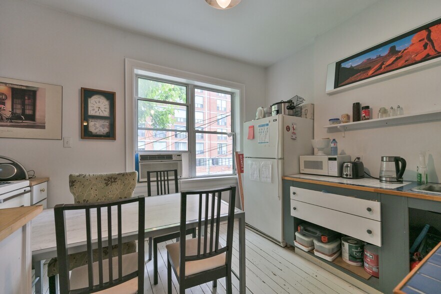 More Photos Of 863 Queen St W, Toronto Storefront Retail Office For Sale