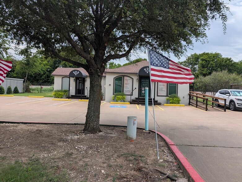 More Photos Of 429 N State Highway 342, Red Oak Office For Sale