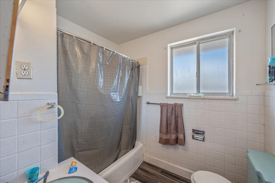 More Photos Of 1749 Oxford Dr, Cheyenne Multifamily For Sale