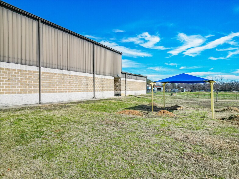 More Photos Of 214 N School St, Winfield Light Distribution For Sale