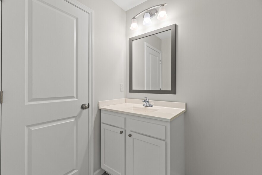 More Photos Of 275-277 Broadway St, Irvine Apartments For Sale