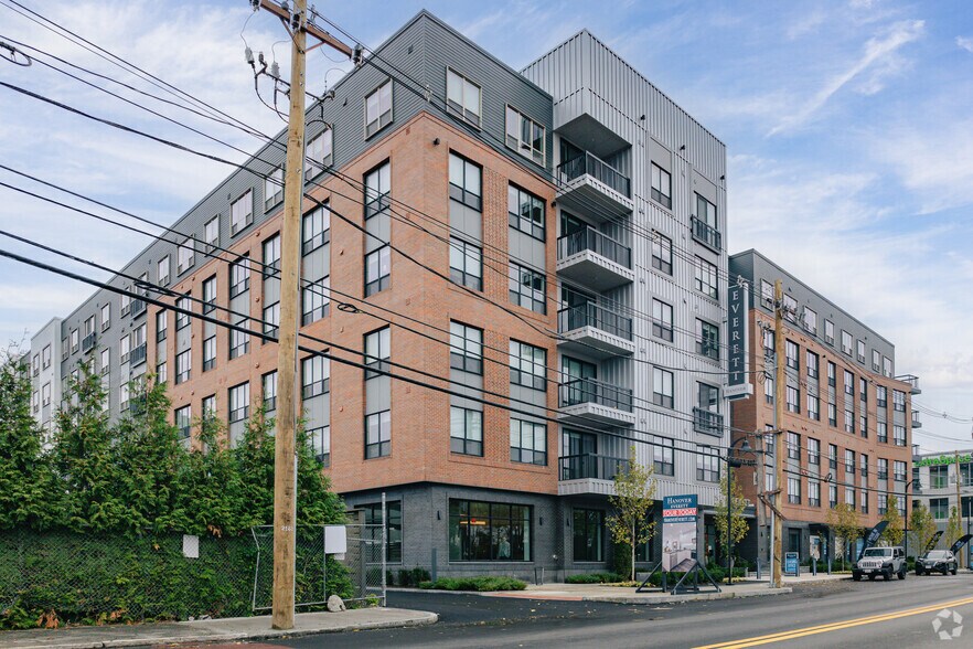 Primary Photo Of 337 2nd St, Everett Apartments For Lease