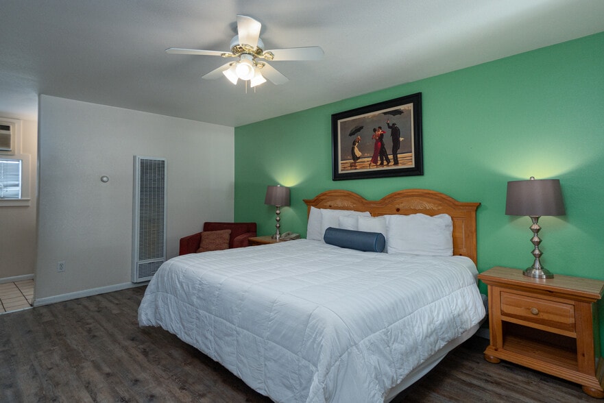 More Photos Of 21625 Highway 160, Durango Hotel For Sale