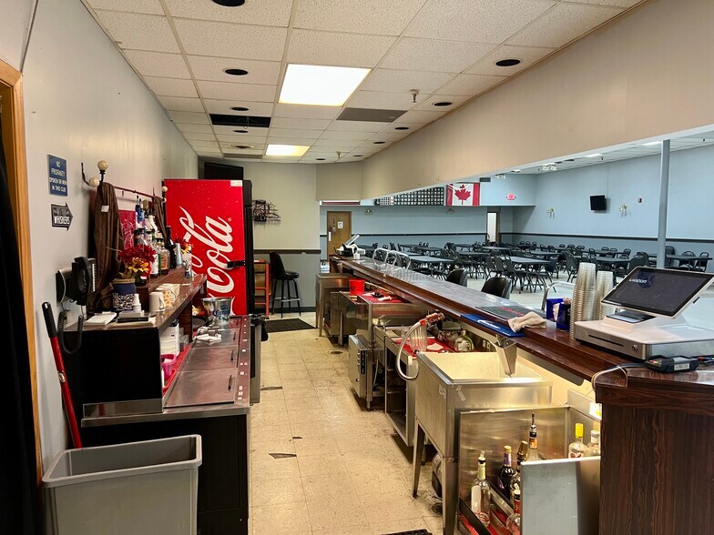 More Photos Of 1009 Central Ave NW, East Grand Forks General Retail For Sale