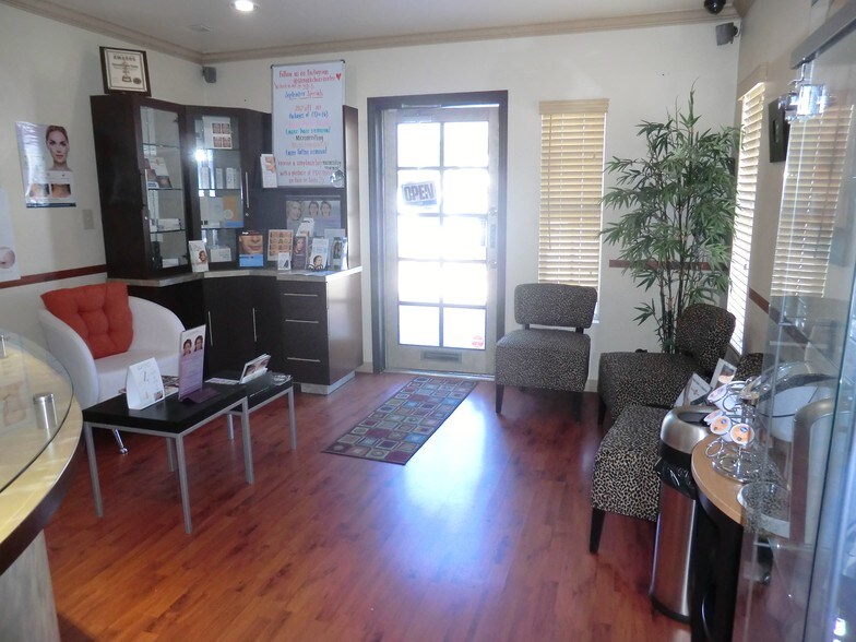 More Photos Of 530-532 W Glenoaks Blvd, Glendale Medical For Lease