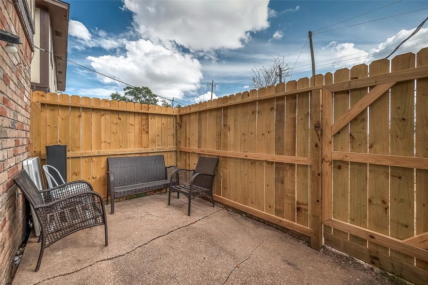 More Photos Of 1410 Edward Dr, South Houston Apartments For Sale