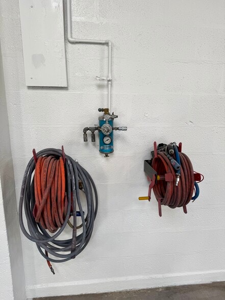 More Photos Of 84 E 21st Ave, San Mateo Service For Sale