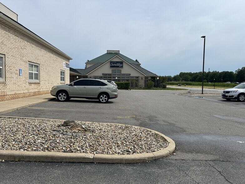 More Photos Of 8101 Polo Club Dr, Merrillville Storefront For Lease