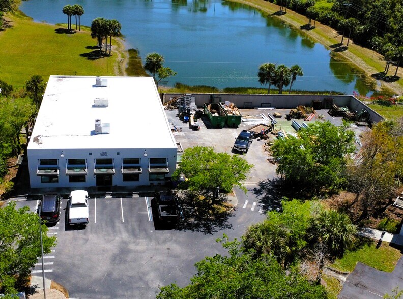 Primary Photo Of 9230 Brookwood Ct, Bonita Springs Light Manufacturing For Lease