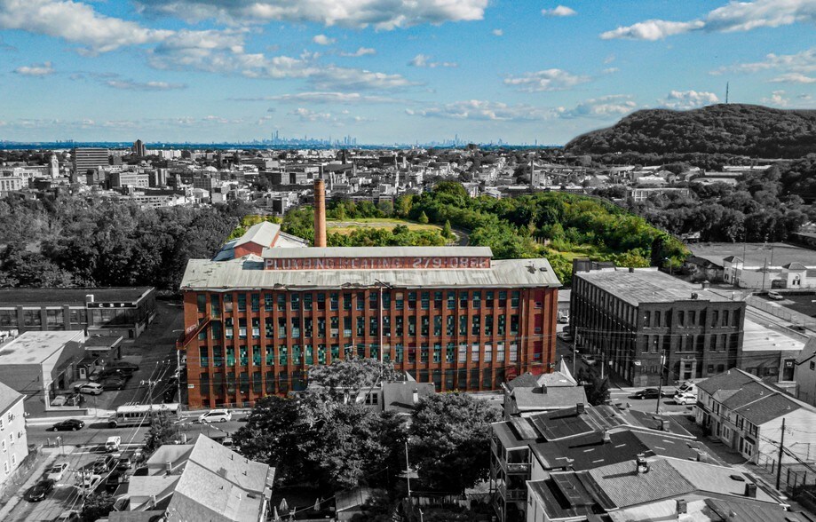 Primary Photo Of 468 Totowa Ave, Paterson Manufacturing For Lease