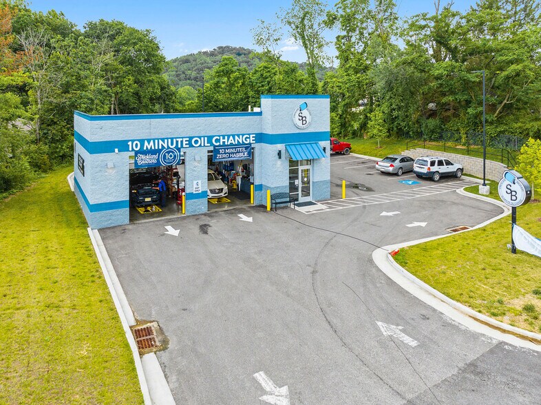 Primary Photo Of 5465 Big Tyler Rd, Cross Lanes Auto Repair For Sale