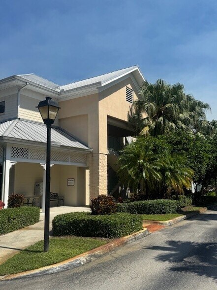 More Photos Of 2295 SW Martin Hwy, Palm City Office For Lease
