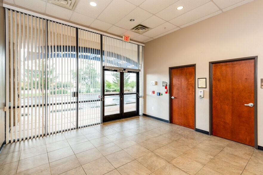 More Photos Of 354 S Highway 92, Sierra Vista Office For Lease
