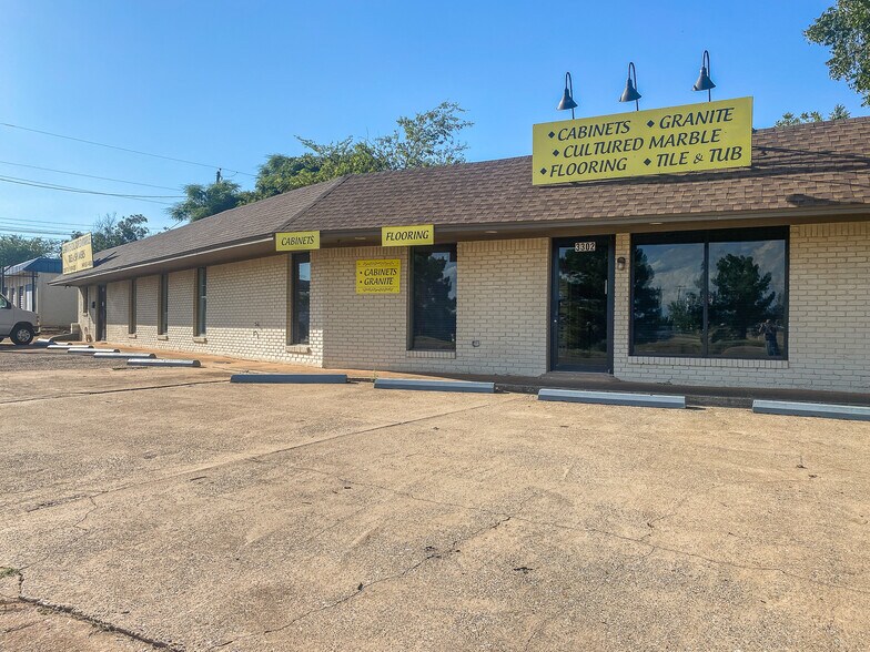 Primary Photo Of 3302 Kell Blvd, Wichita Falls Flex For Sale