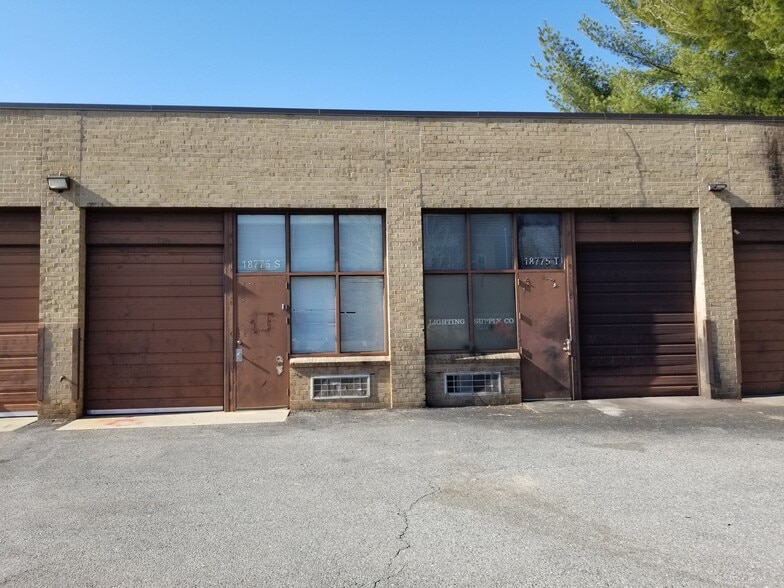 More Photos Of 18775 N Frederick Rd, Gaithersburg Warehouse For Lease