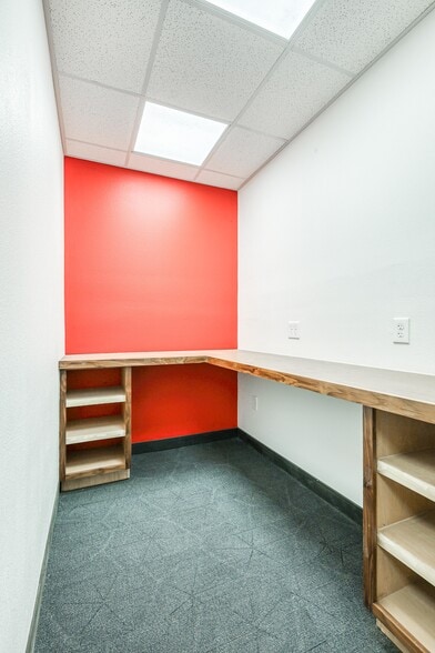 More Photos Of 301 E Yandell Dr, El Paso Medical For Lease
