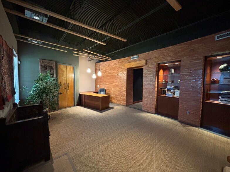 More Photos Of 4005 2nd Ave S, Birmingham Office For Lease