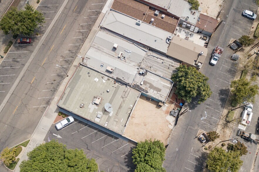 More Photos Of 132 S 1st St, Turlock Storefront For Sale