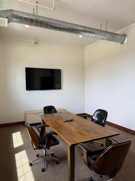 More Photos Of 602 N 6th St, Fairfield Industrial For Lease