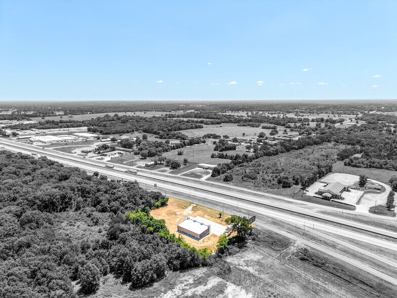 More Photos Of 410 Interstate 30 Frontage Rd., Mount Vernon General Retail For Lease