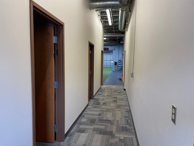 More Photos Of 10661 NE Nassau St, Blaine Warehouse For Lease
