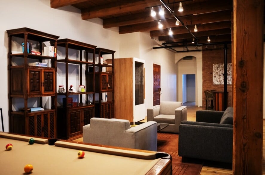 More Photos Of 661 W Lake St, Chicago Loft Creative Space For Lease