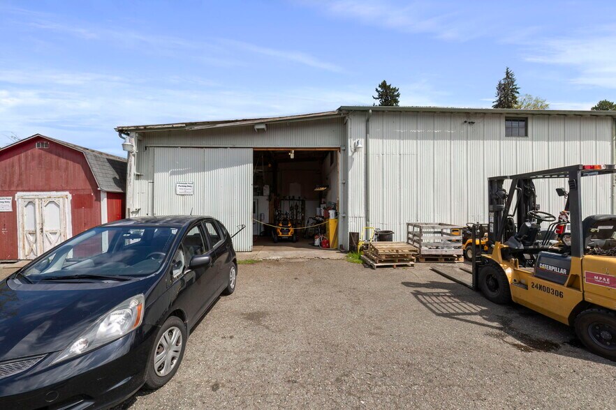 More Photos Of 901 Bay St, Port Orchard Storefront For Sale