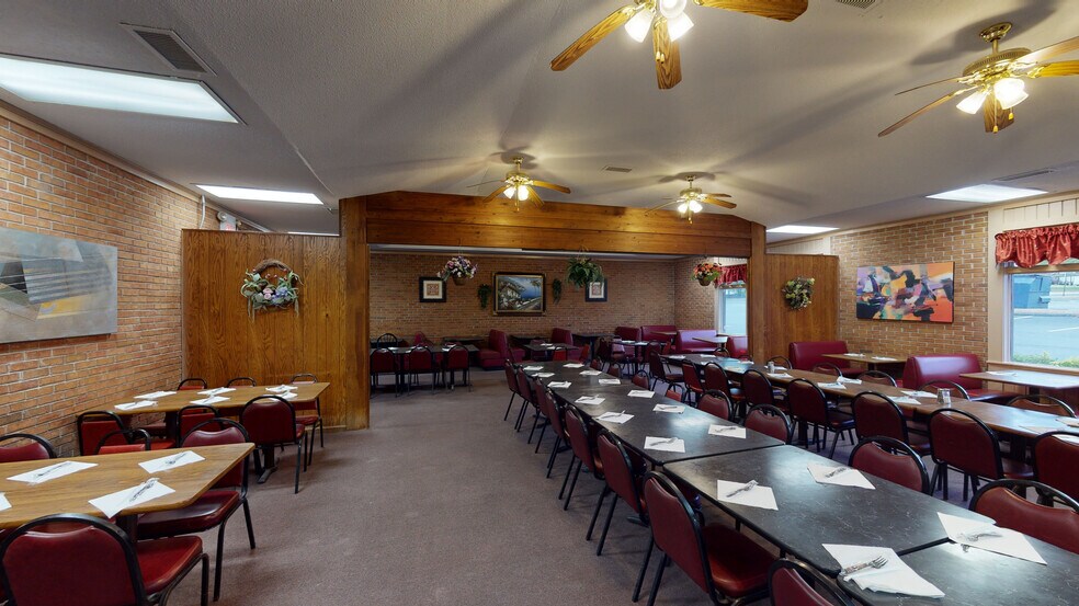More Photos Of 1102 W Spring St, Monroe Restaurant For Sale