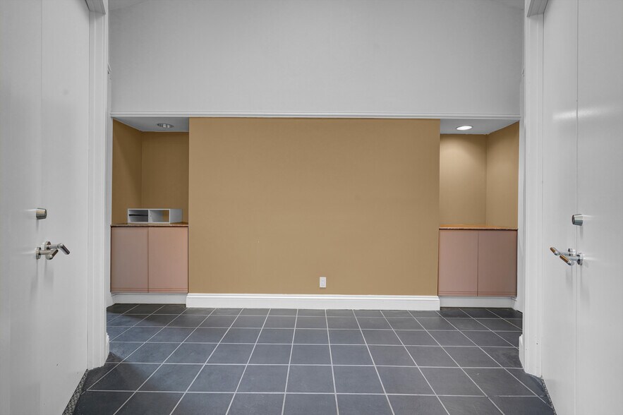 More Photos Of 1142-1148 Walker Rd, Great Falls Medical For Sale