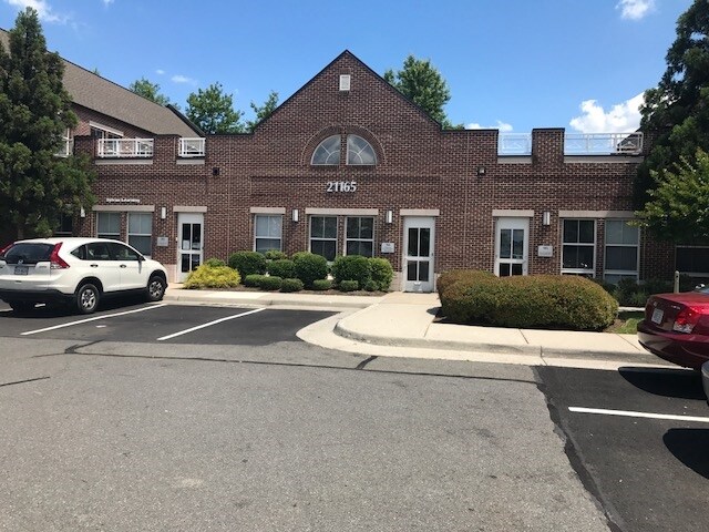 More Photos Of 21165 Whitfield Pl, Sterling Medical For Lease