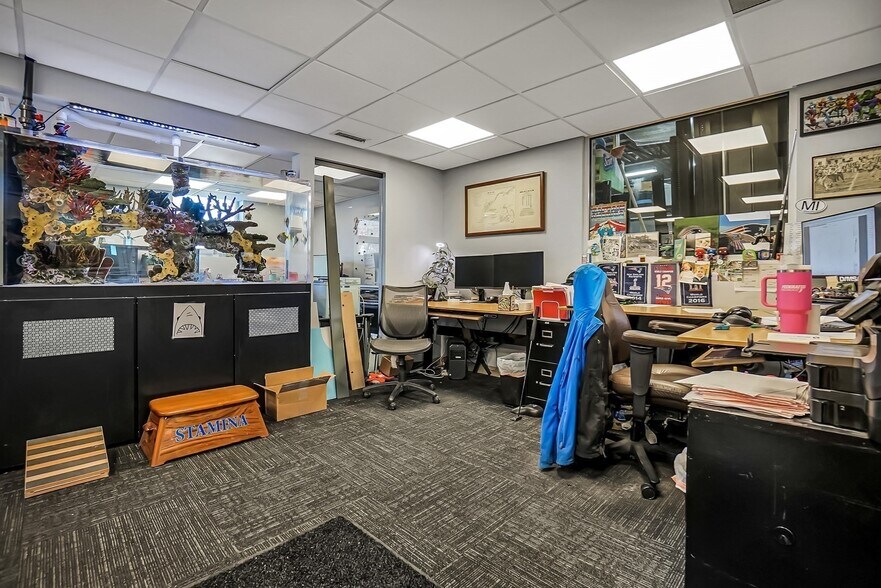 More Photos Of 231 Lexington St, Waltham Industrial For Sale