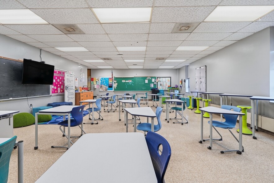 More Photos Of 221 E 12th Ave, Homestead Schools For Lease