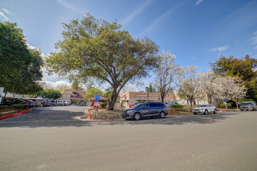 More Photos Of 656 N Santa Cruz Ave, Los Gatos Storefront Retail Residential For Sale